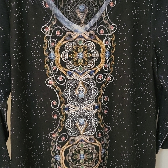 3/$30 LAURA SCOTT Gray Geometric Tribal Mandala Pattern V-Neck Blouse - Picture 3 of 9